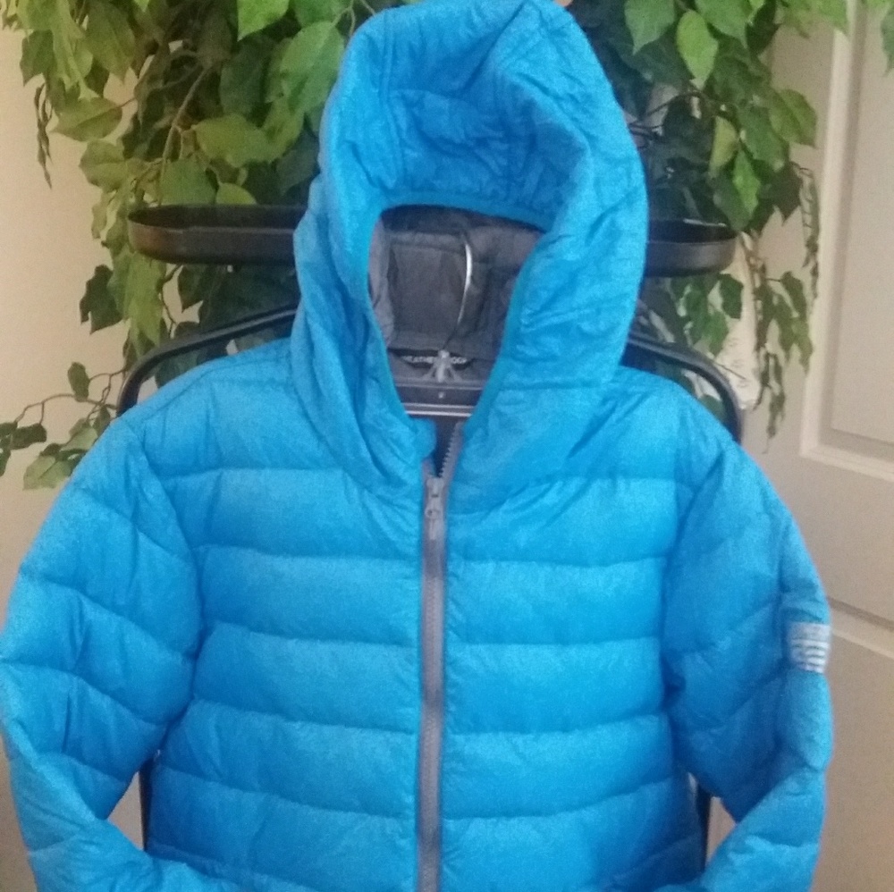 Lightweight Water-Resistant Packable Hooded Jacket